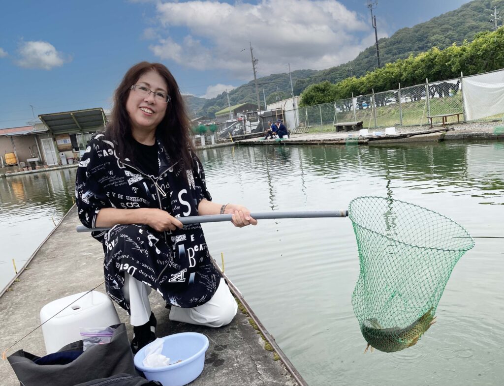 釣りをしているカウンセラー竹崎